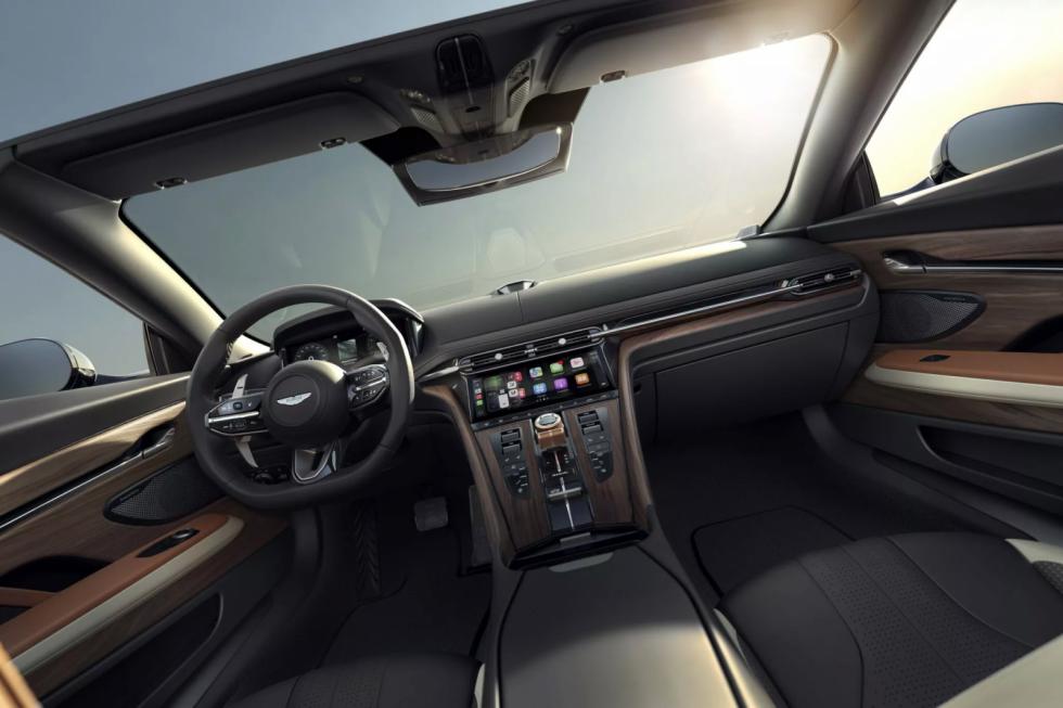 Aston Martin: 60 χρόνια Volante με δύο εντυπωσιακές DB12 και Vanquish